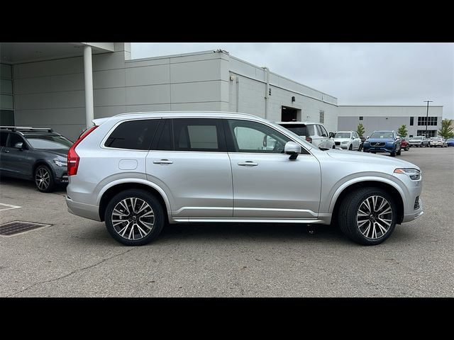 2022 Volvo XC90 Momentum