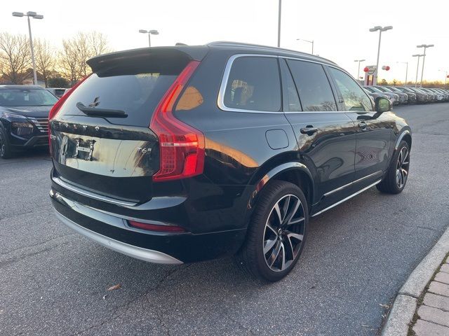 2022 Volvo XC90 Momentum