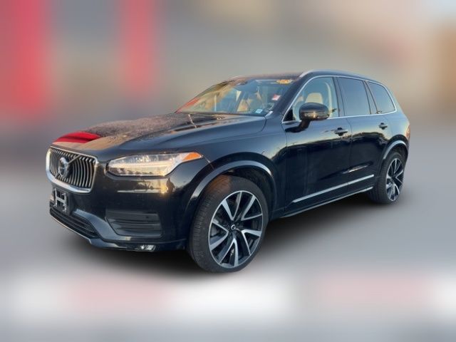 2022 Volvo XC90 Momentum