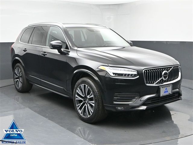 2022 Volvo XC90 Momentum