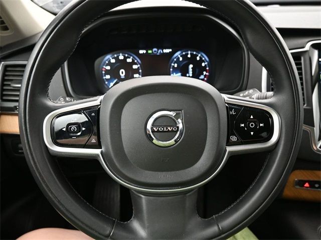 2022 Volvo XC90 Momentum