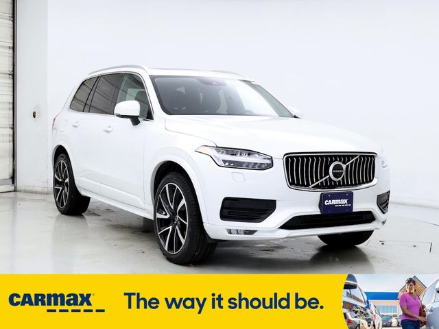 2022 Volvo XC90 Momentum