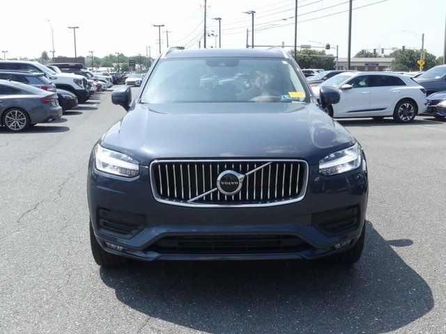 2022 Volvo XC90 Momentum
