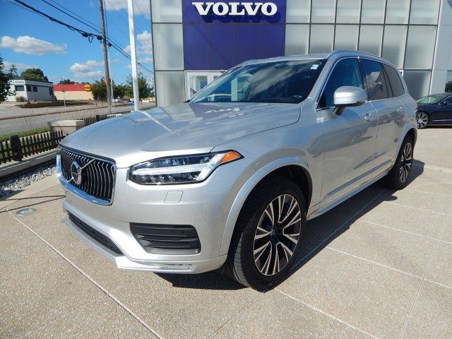 2022 Volvo XC90 Momentum