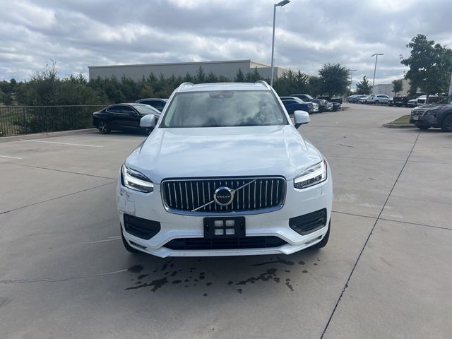 2022 Volvo XC90 Momentum