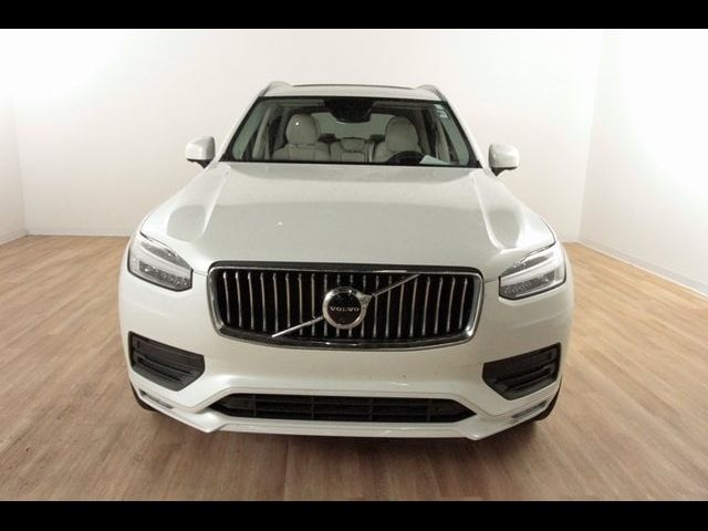 2022 Volvo XC90 Momentum