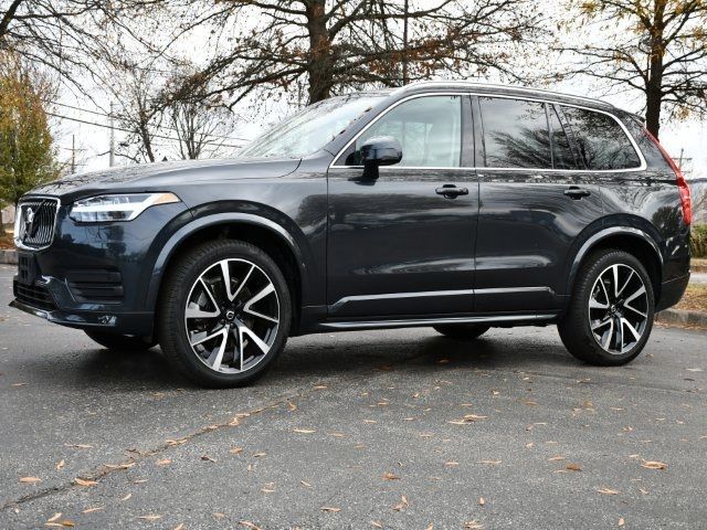 2022 Volvo XC90 Momentum