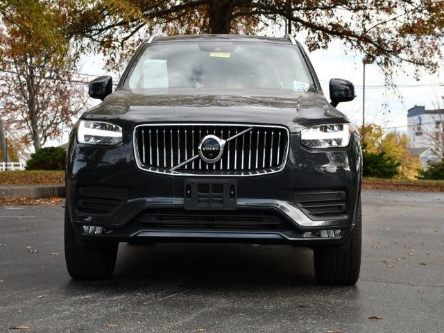 2022 Volvo XC90 Momentum