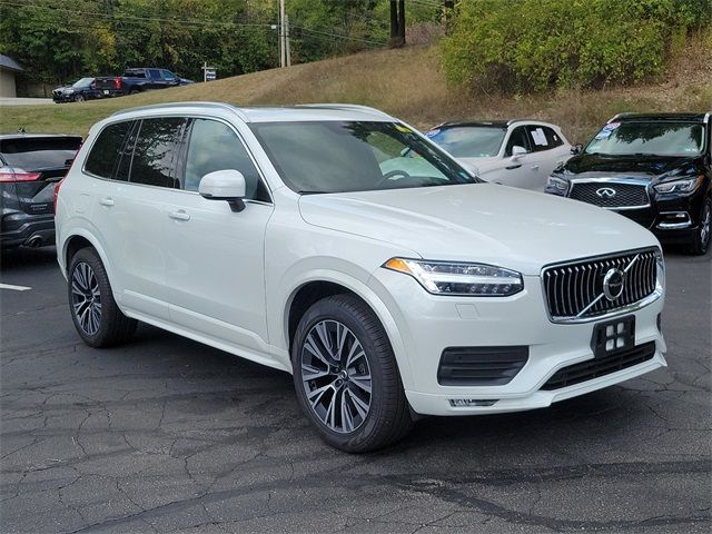 2022 Volvo XC90 Momentum