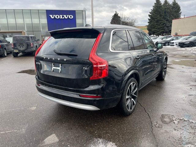 2022 Volvo XC90 Momentum