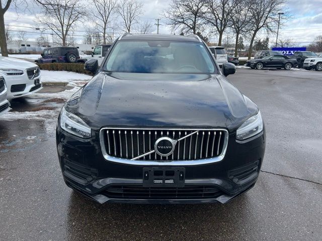 2022 Volvo XC90 Momentum