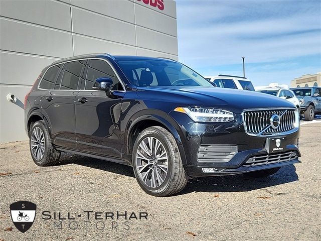 2022 Volvo XC90 Momentum