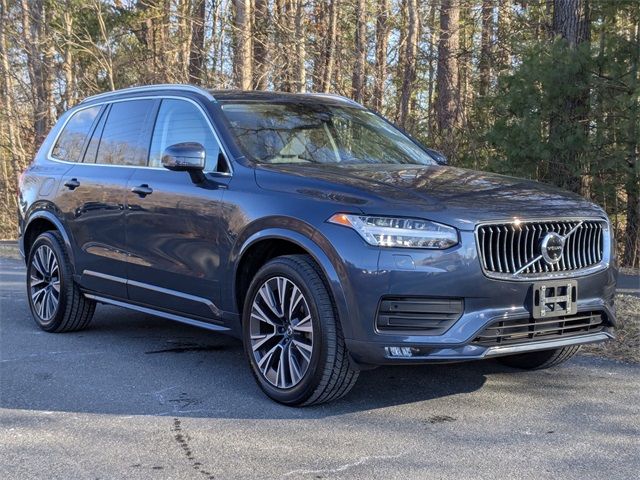 2022 Volvo XC90 Momentum