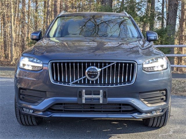 2022 Volvo XC90 Momentum