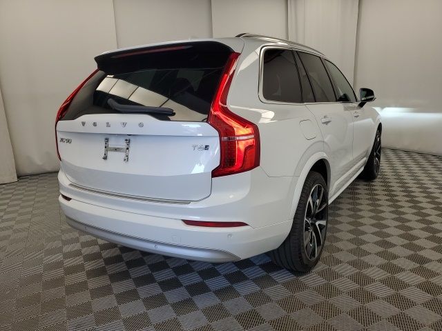 2022 Volvo XC90 Momentum