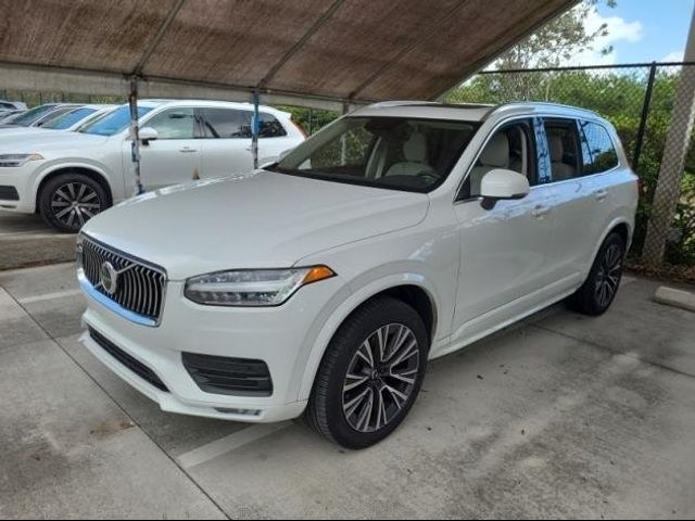 2022 Volvo XC90 Momentum