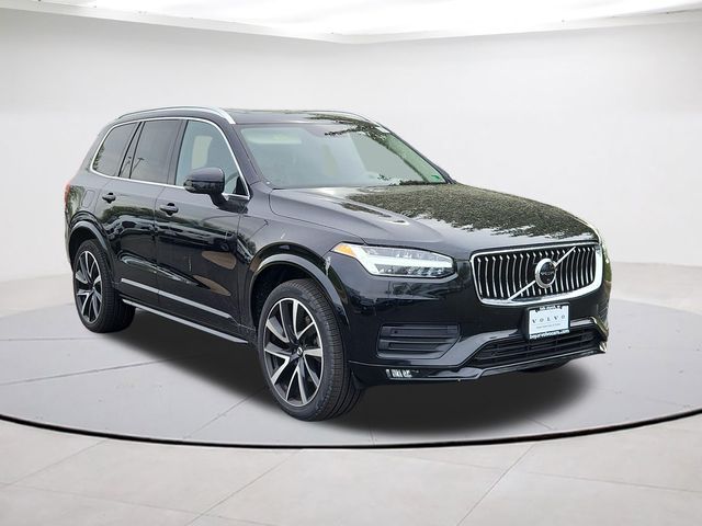 2022 Volvo XC90 Momentum