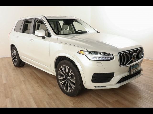 2022 Volvo XC90 Momentum