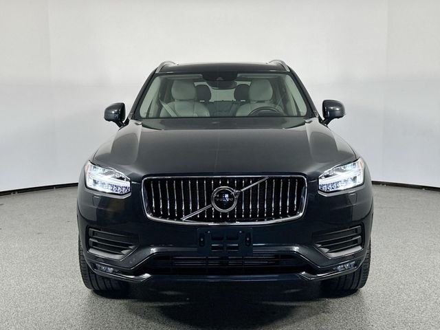 2022 Volvo XC90 Momentum