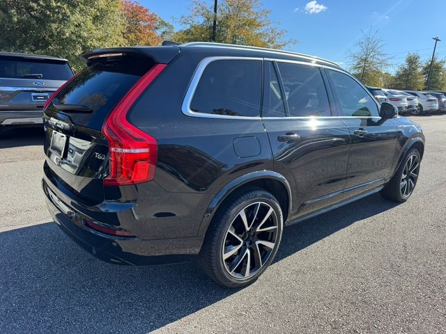 2022 Volvo XC90 Momentum