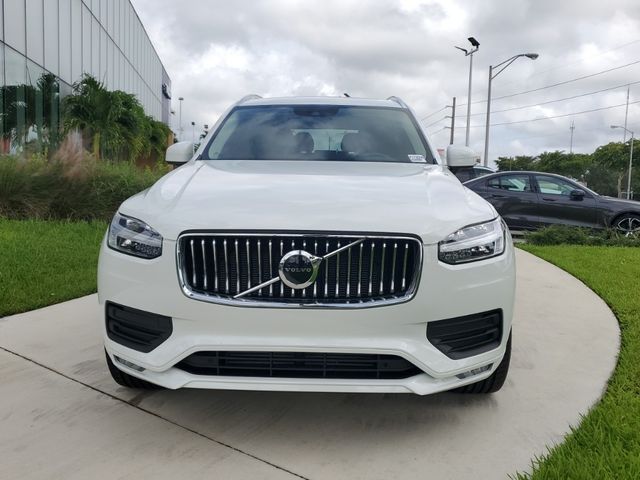 2022 Volvo XC90 Momentum