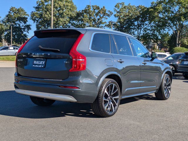 2022 Volvo XC90 Momentum