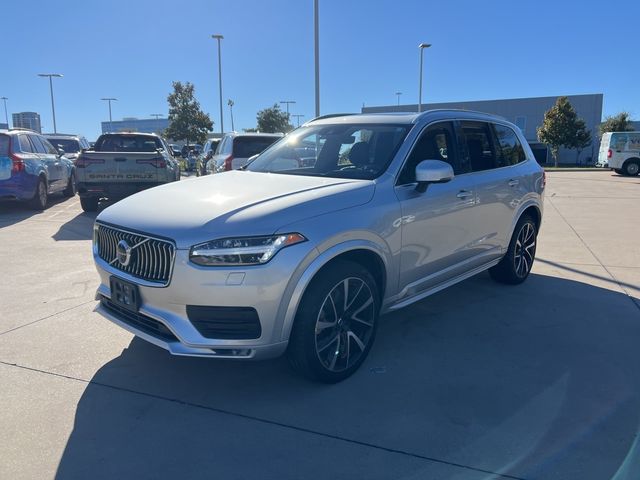 2022 Volvo XC90 Momentum