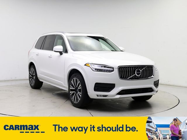 2022 Volvo XC90 Momentum