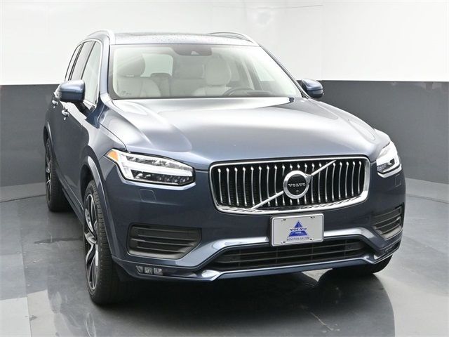 2022 Volvo XC90 Momentum