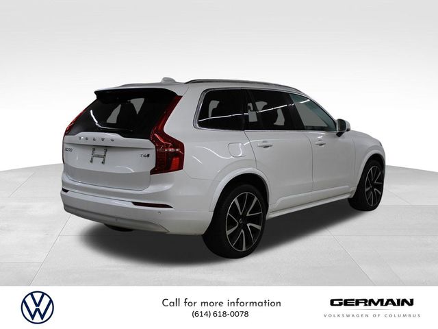 2022 Volvo XC90 Momentum