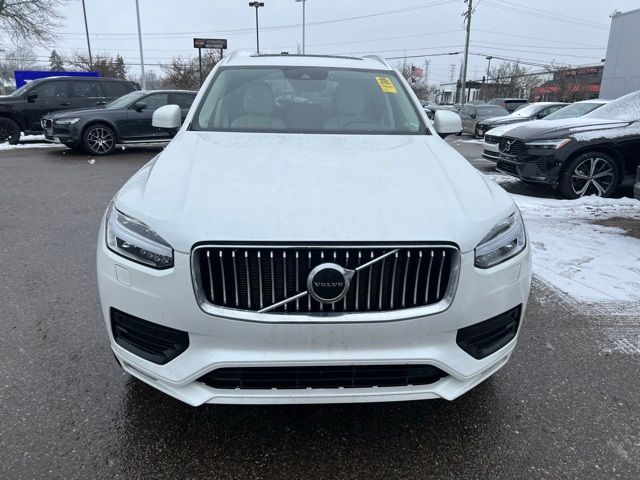 2022 Volvo XC90 Momentum