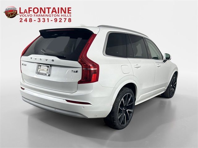 2022 Volvo XC90 Momentum