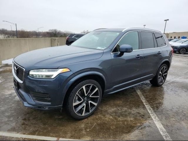 2022 Volvo XC90 Momentum