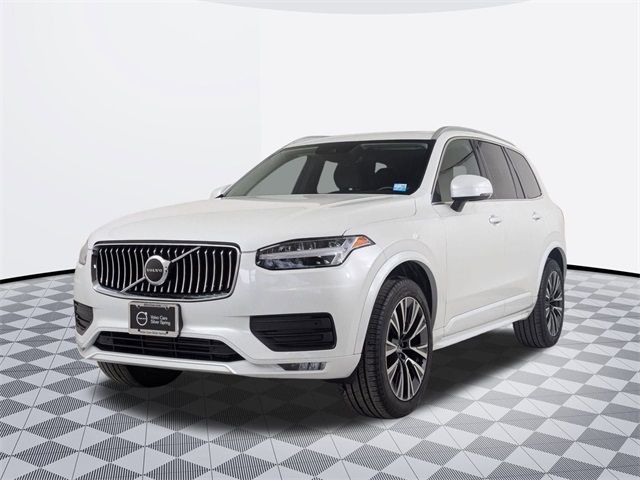 2022 Volvo XC90 Momentum