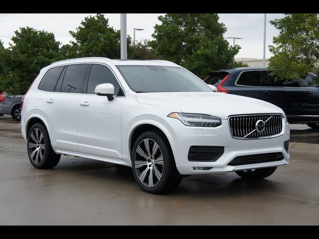 2022 Volvo XC90 Momentum