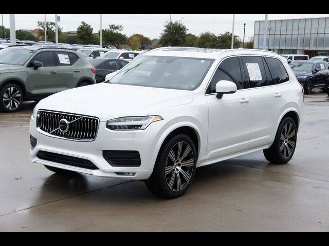 2022 Volvo XC90 Momentum