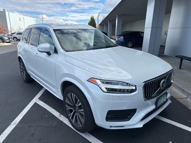 2022 Volvo XC90 Momentum