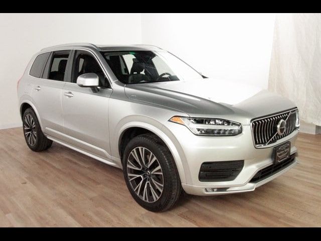 2022 Volvo XC90 Momentum