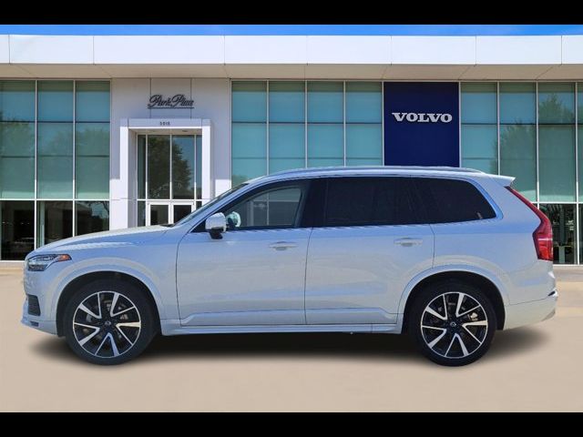 2022 Volvo XC90 Momentum