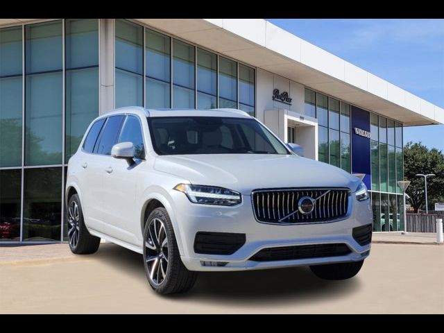 2022 Volvo XC90 Momentum