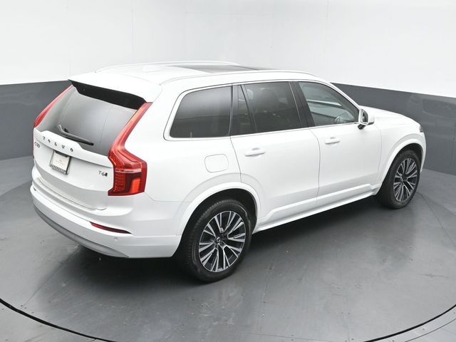 2022 Volvo XC90 Momentum