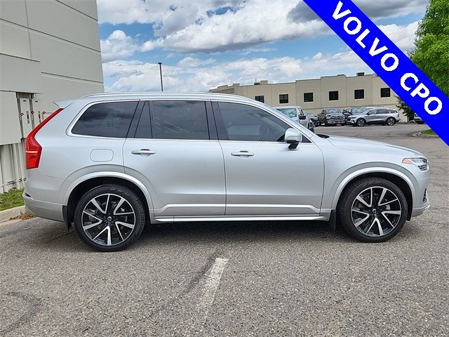 2022 Volvo XC90 Momentum