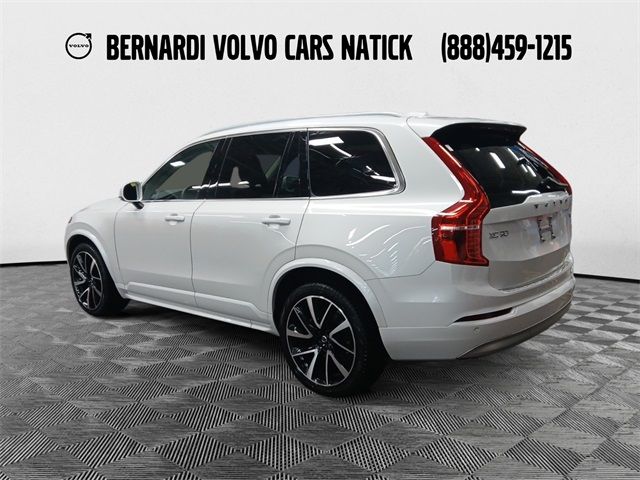 2022 Volvo XC90 Momentum