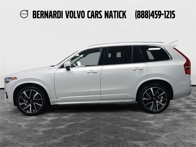 2022 Volvo XC90 Momentum