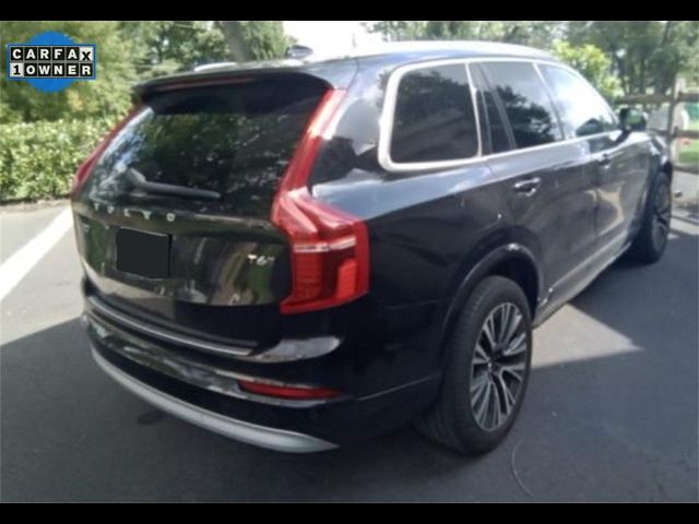 2022 Volvo XC90 Momentum