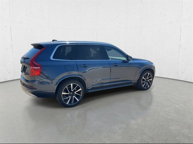 2022 Volvo XC90 Momentum