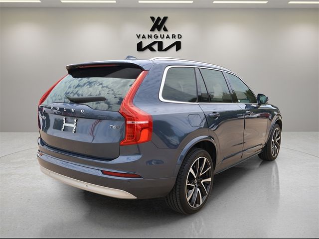 2022 Volvo XC90 Momentum