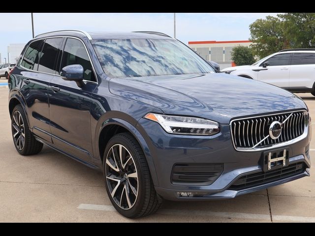 2022 Volvo XC90 Momentum