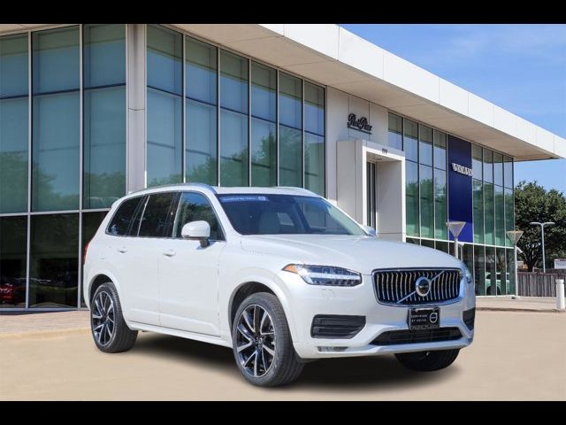 2022 Volvo XC90 Momentum