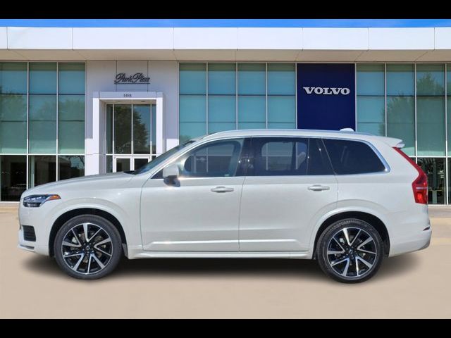 2022 Volvo XC90 Momentum